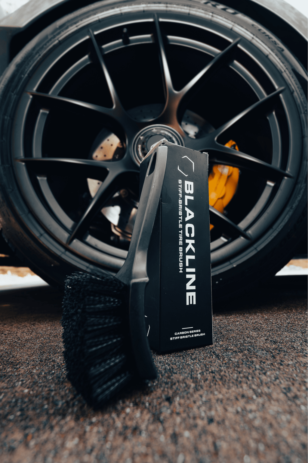 BLACKLINE® STIFF BRISTLE TIRE BRUSH