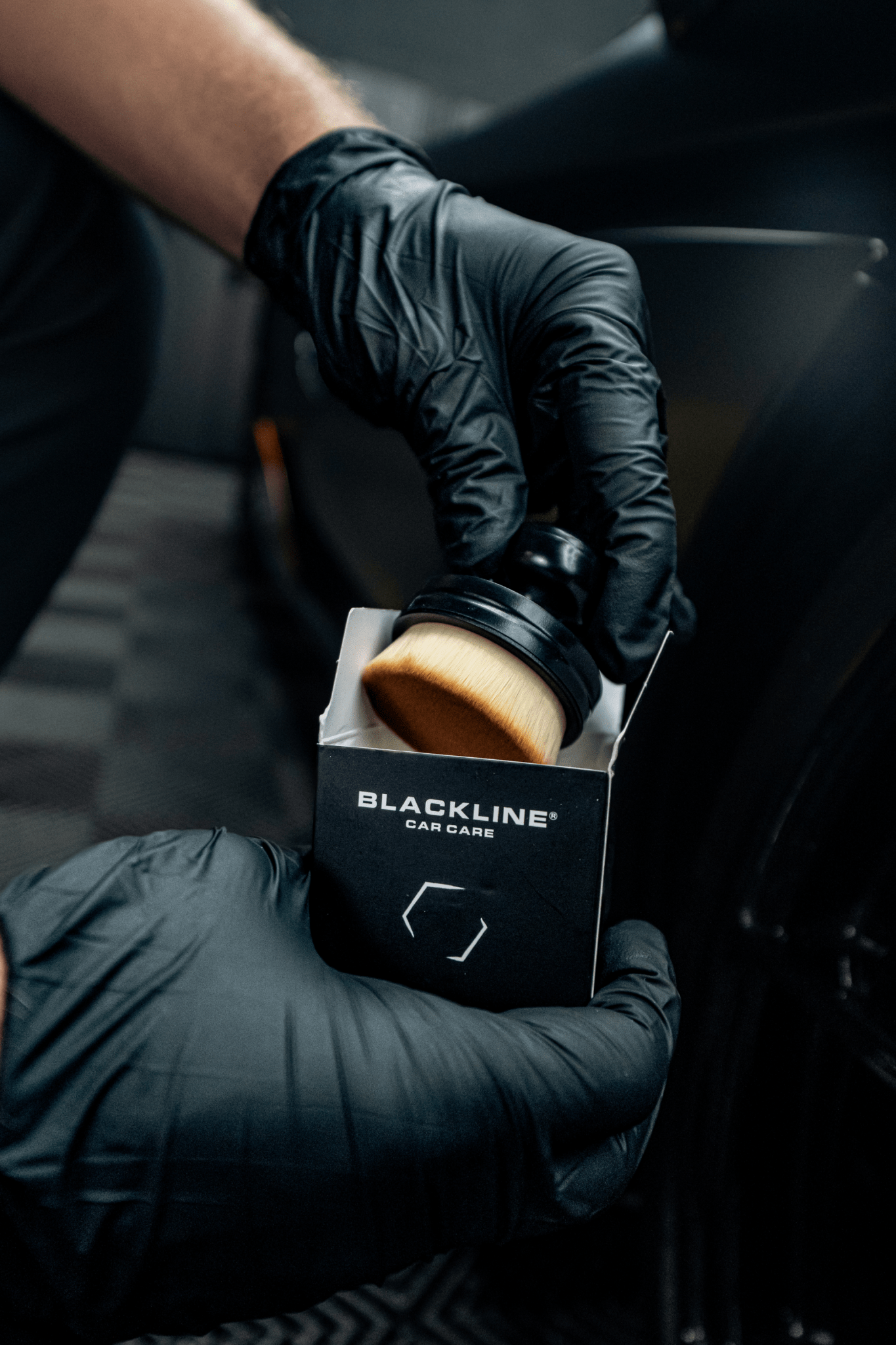 BLACKLINE® Professional Tire Shine Applicator Brush